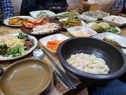 Boriborisigolbapsang (보리보리시골밥상) 1