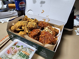 Jadamchikin (자담치킨) 1