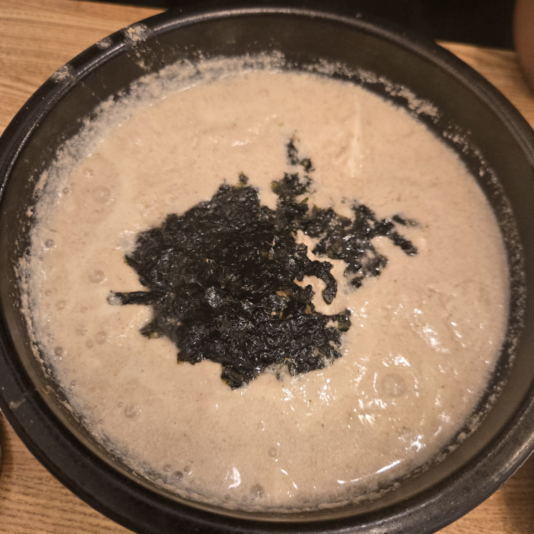 Jonggadakkalguksu (종가닭칼국수) 1