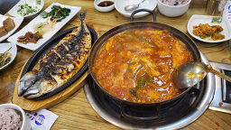 Yangjujaeraesiksondubu goeupjeom (양주재래식손두부 고읍점) 2