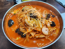 Singanekaljjamppong (신가네칼짬뽕) 1