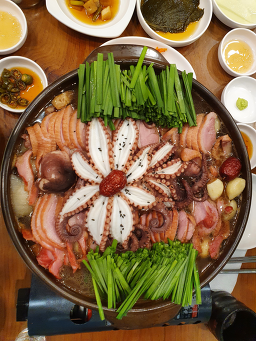 Myeonggyeok/tamasi seusi (명계옥/타마시 스시) 2