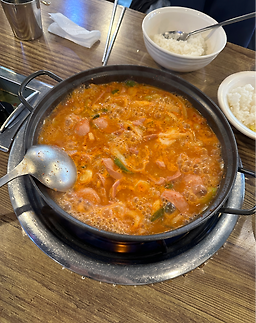송탄부대찌개 잠원점 사진 3