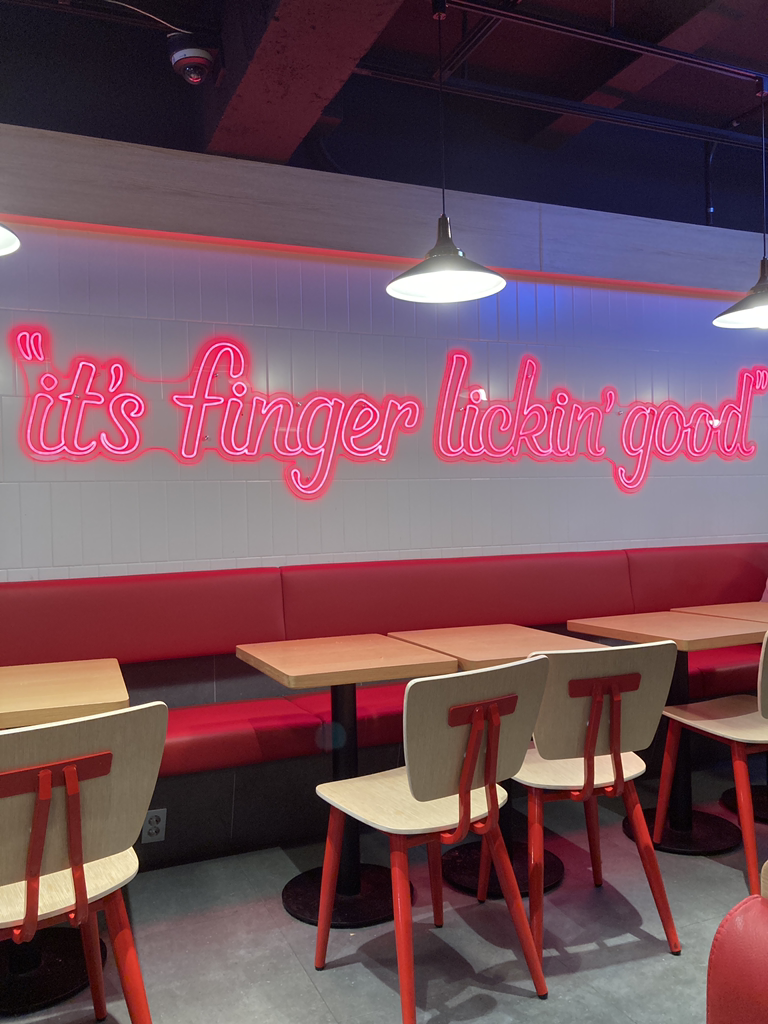 KFC 압구정로데오점 사진 6