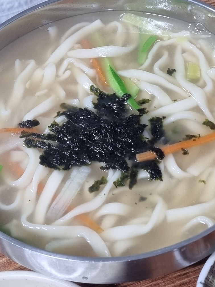 홍두깨손칼국수 1