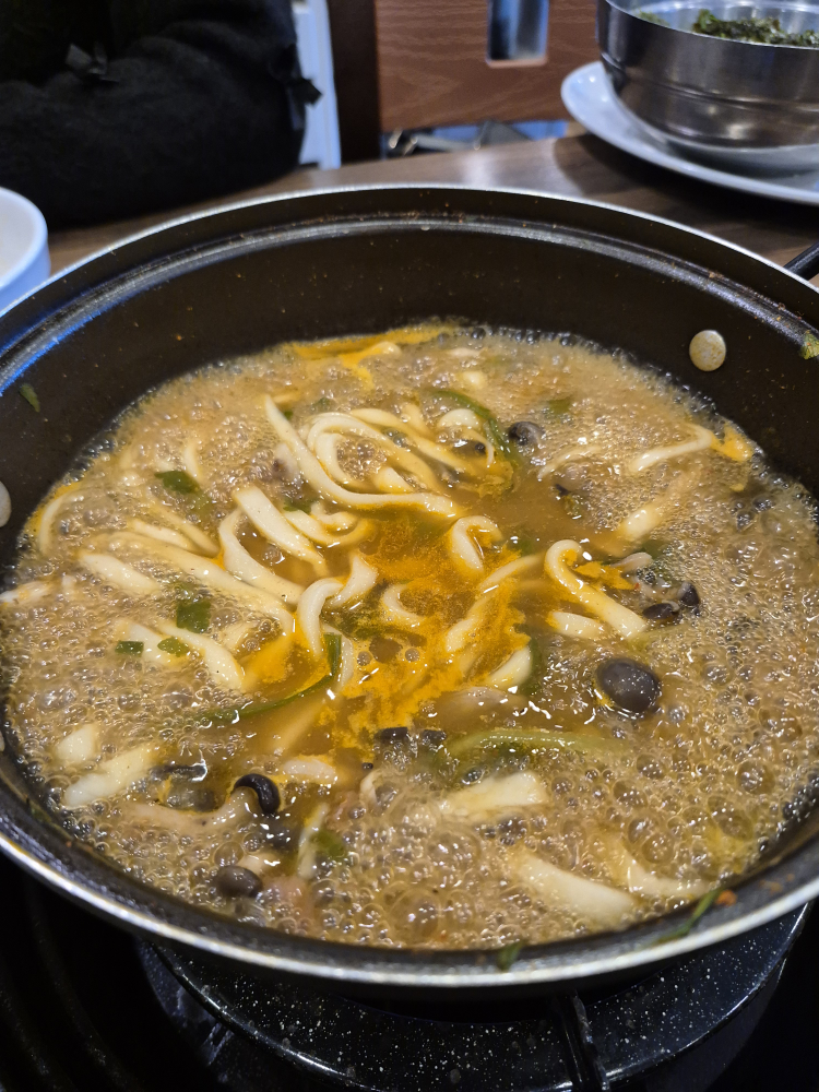 홍두깨샤브칼국수 1