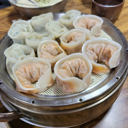 Hwanggombajirakkalguksu (황곰바지락칼국수) 3