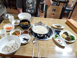Yangjugolsundububoribap (양주골순두부보리밥) 1