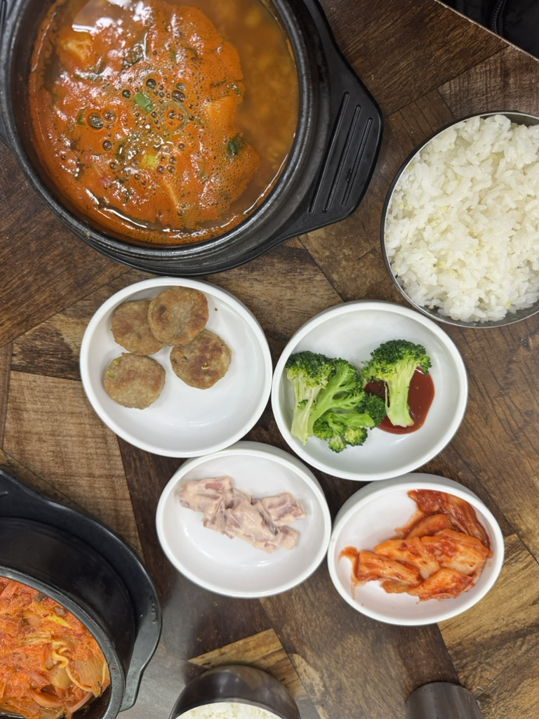 엄지네집 대표 사진