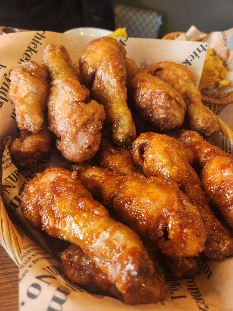 Chikinsindeuromdeokcheonporenajeom (치킨신드롬덕천포레나점) 1