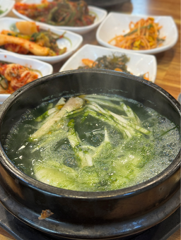 Haengunorijip (행운오리집) 2