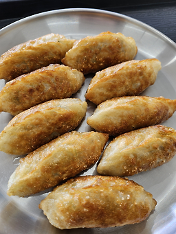 Idonggyusonmandubang (이동규손만두방) 2