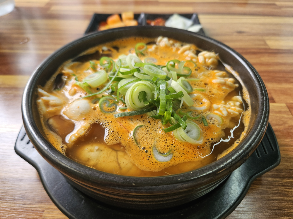 Tongyeonghaemulhaejangguk 3