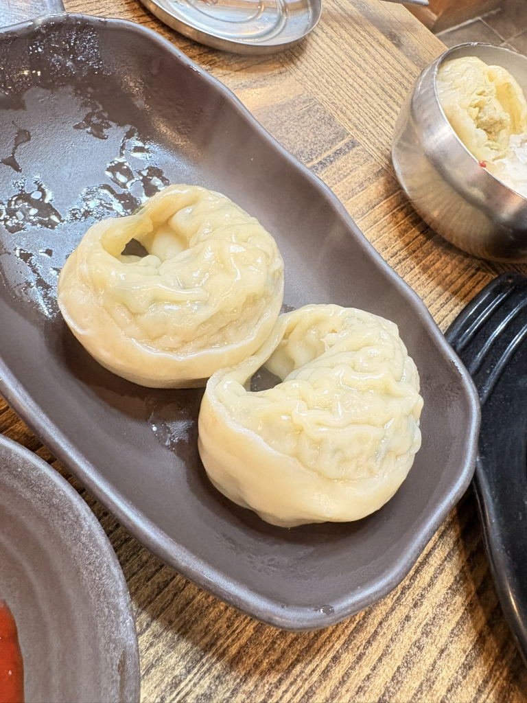 Myeongokheonsamdaejingomtang (명옥헌삼대진곰탕) 2