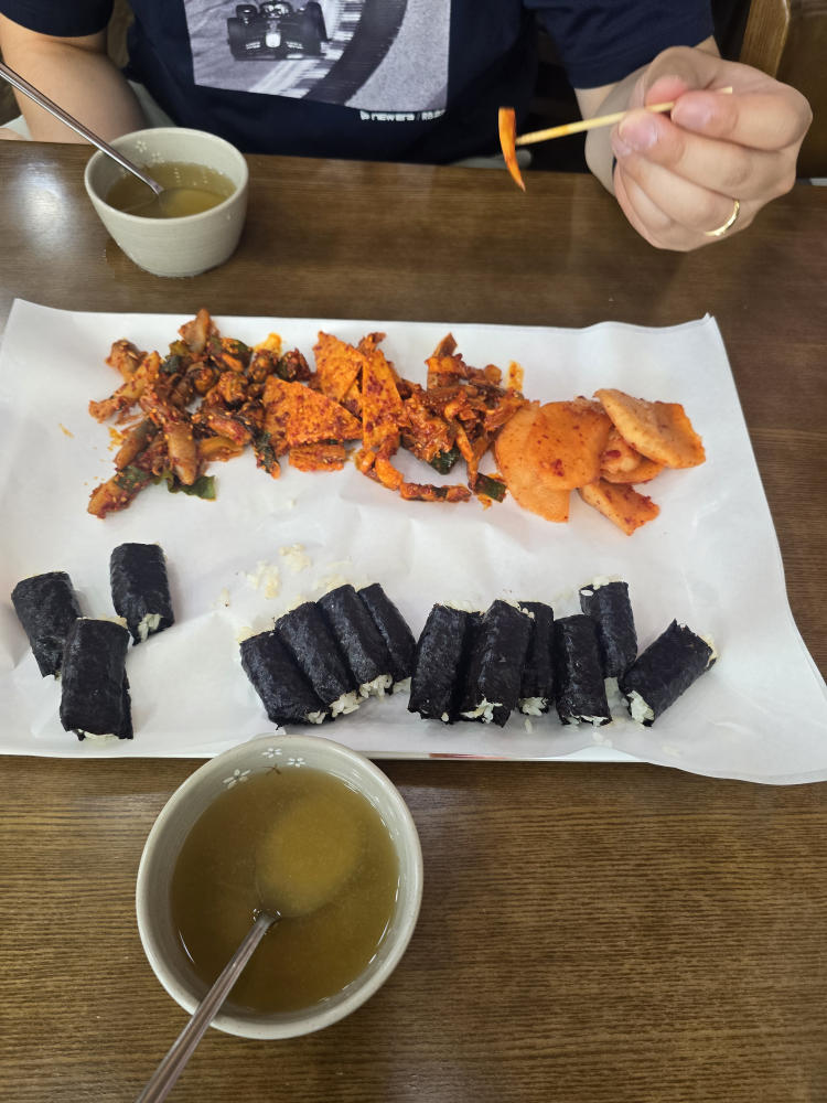 Imosonchungmugimbap (이모손충무김밥) 3