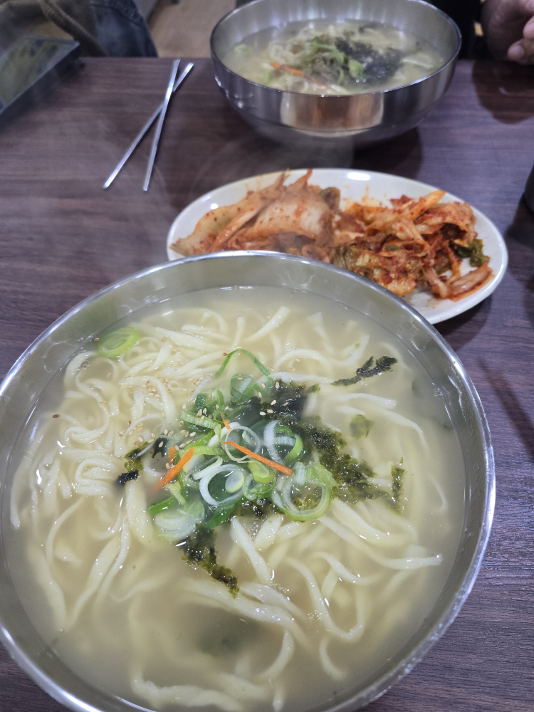 ㈜총각손칼국수 2