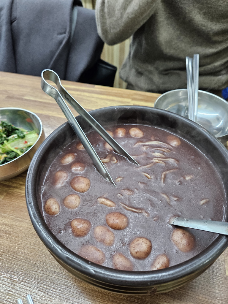 Yongmundongpatkalguksu 4