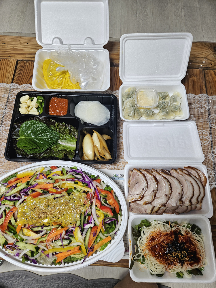 Jeongsiyeongwang jokbal (정시영왕 족발) 2
