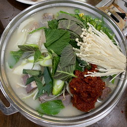 Hambakgolsundae (함박골순대) 2