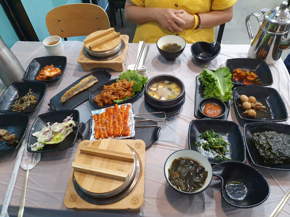 Sukinedeodeokmaeul (숙이네더덕마을) 1