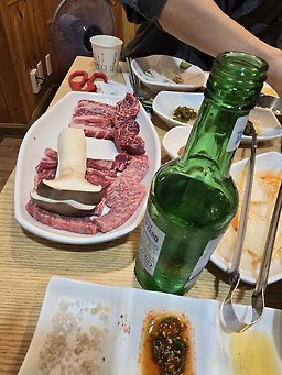 Ssakdahanuchamsutbulgui (싹다한우참숯불구이) 1