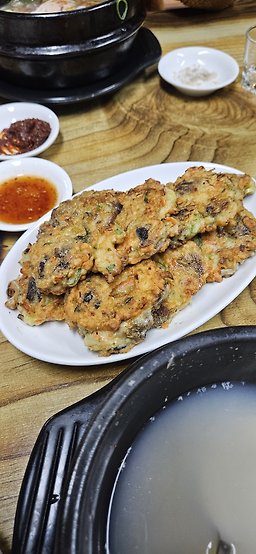 Hoehwanamujip (회화나무집) 3