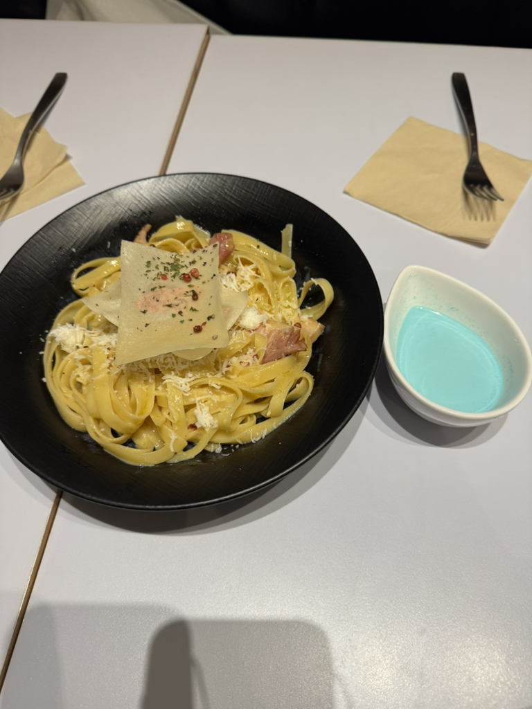 유포테이블카페&마치아소비 홍대점 대표 사진