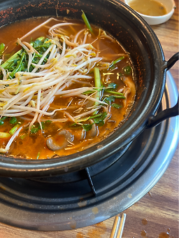Deungchonsyabeukalguksu (등촌샤브칼국수) 3