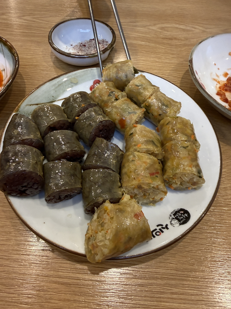 Sinuijuchapssalsundaedobong (신의주찹쌀순대도봉) 3