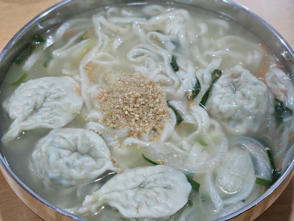 Baeksekalguksu (백세칼국수) 3