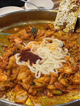 Dakgalbi ajeossi (닭갈비 아저씨) 2