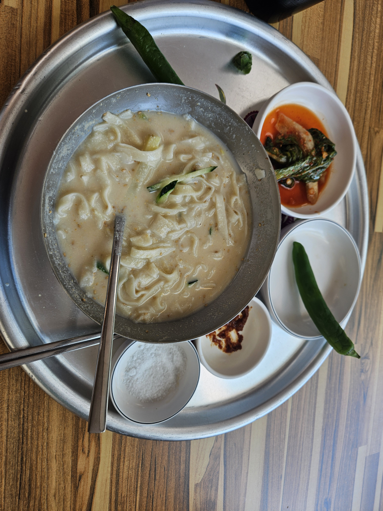 Halmaekalguksu (할매칼국수) 2