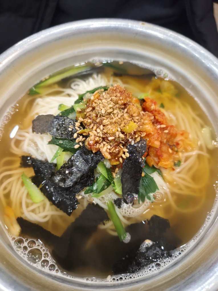 Gyeongjusonkalguksu 6