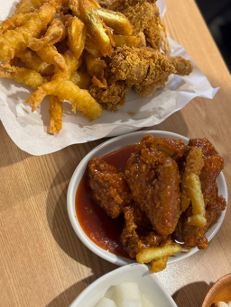 참참치킨&호프 성수점 사진 5