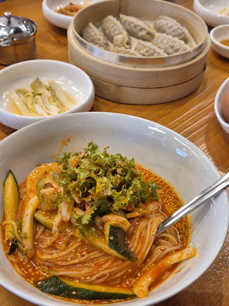 인덕원비빔국수 화성동탄점 사진 3