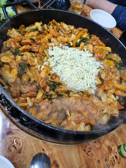 Sinwoldongonammaedakgalbi (신월동오남매닭갈비) 2