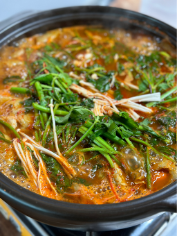 Gasimeoriminmulmaeuntang (가시머리민물매운탕) 3