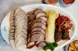Jeongsiyeongwang jokbal (정시영왕 족발) 1