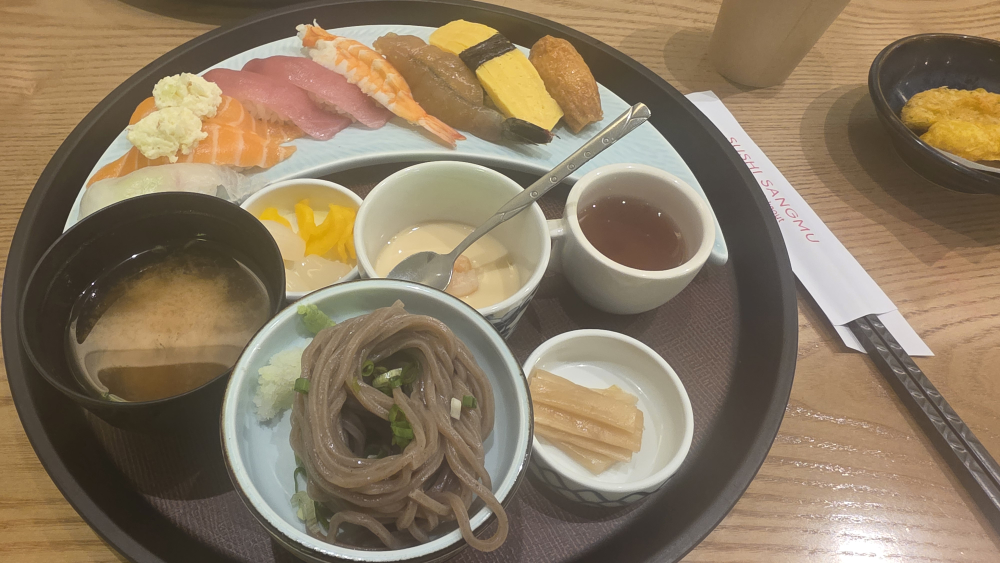 Sangmuchobap (상무초밥) 3