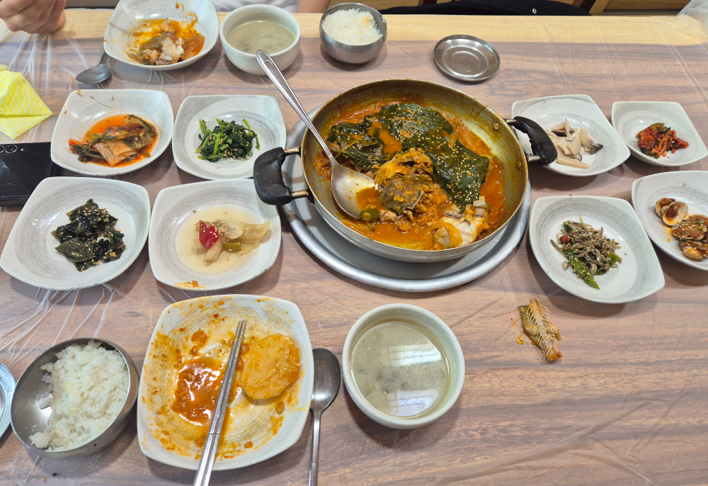 강변식당 2