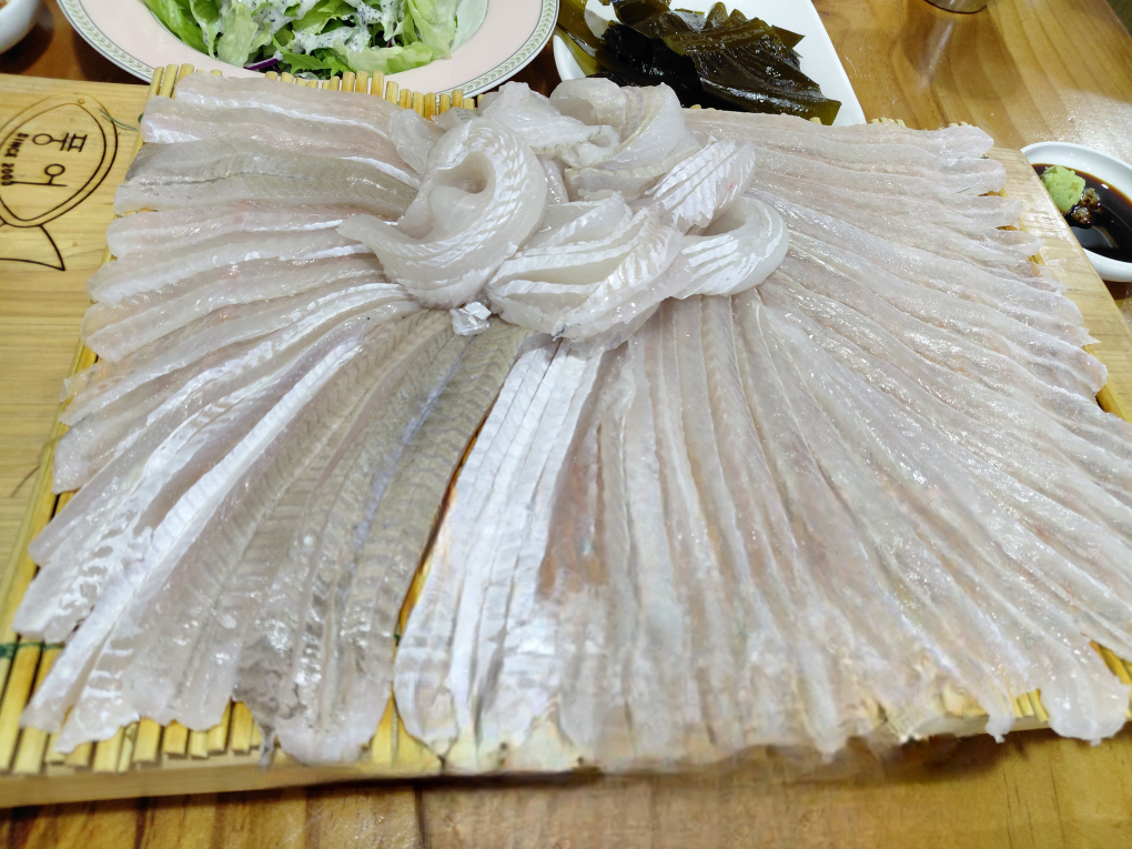 Pungeohoetjip (풍어횟집) 1