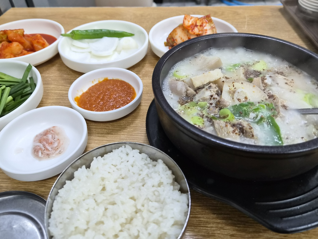 Hanamsundaeguk (하남순대국) 3