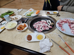Dwaejisikyuksikdang 3