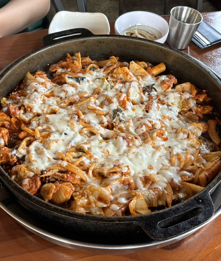 촘고기공작소 촘닭갈비 사진 2