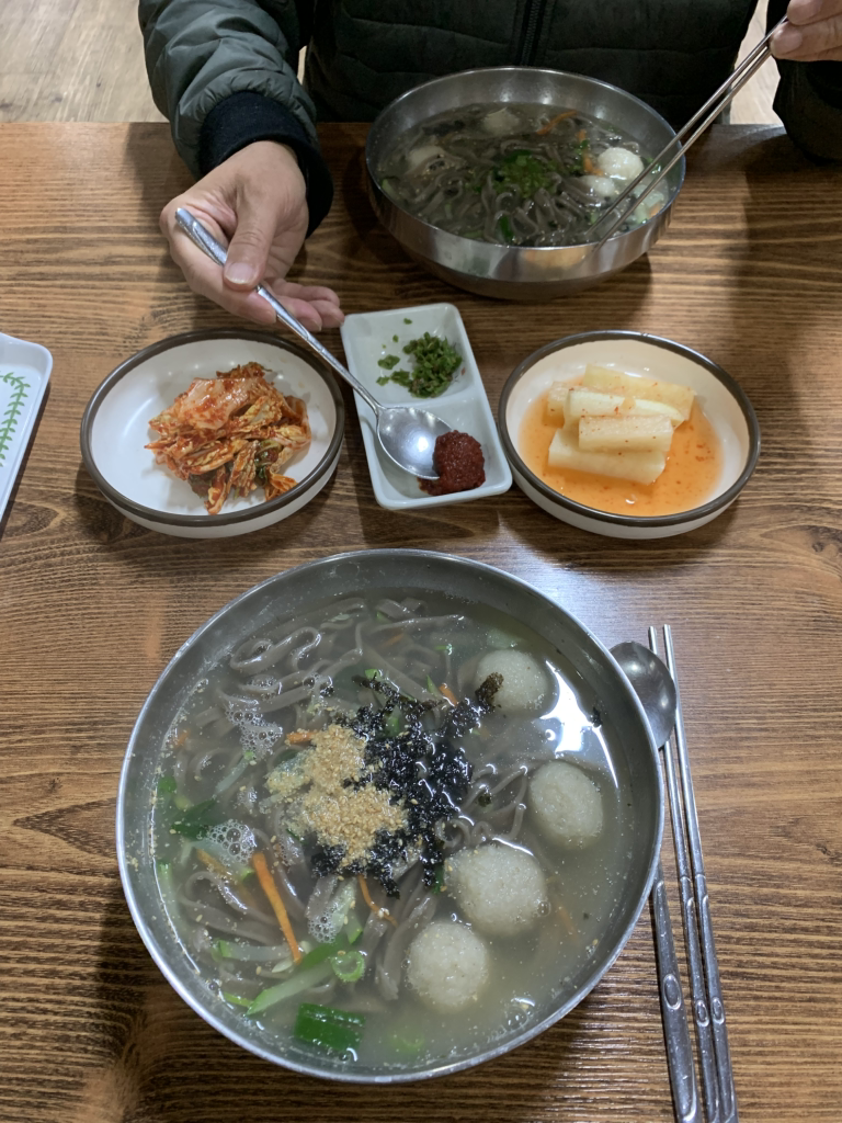 Ongsimikalguksu (옹심이칼국수) 1