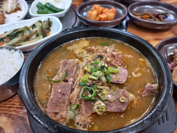 Tongppyeogamjatang jisepojeom (통뼈감자탕 지세포점) 1
