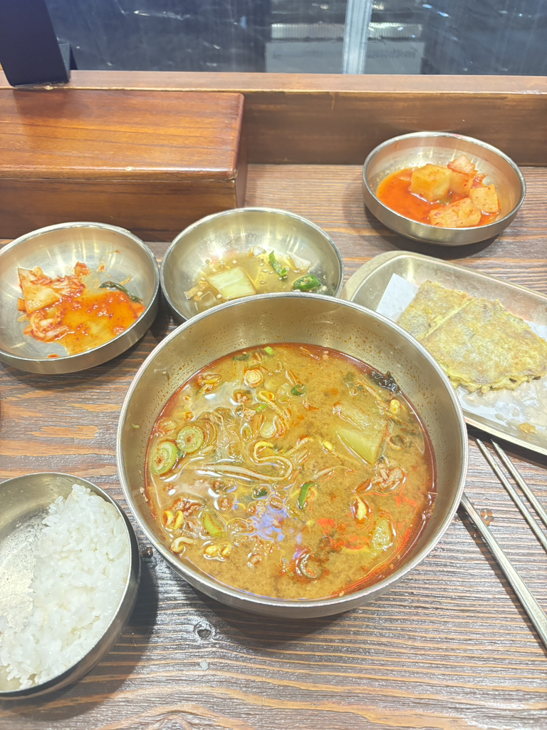 육전국밥 홍대점 사진 2