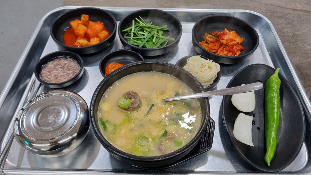 Ilguogong heungnamgukbap (일구오공 흥남국밥) 2