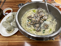 Seonokbajirakkalguksu (선옥바지락칼국수) 2