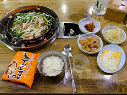 토박이 부대찌개 전문점 5